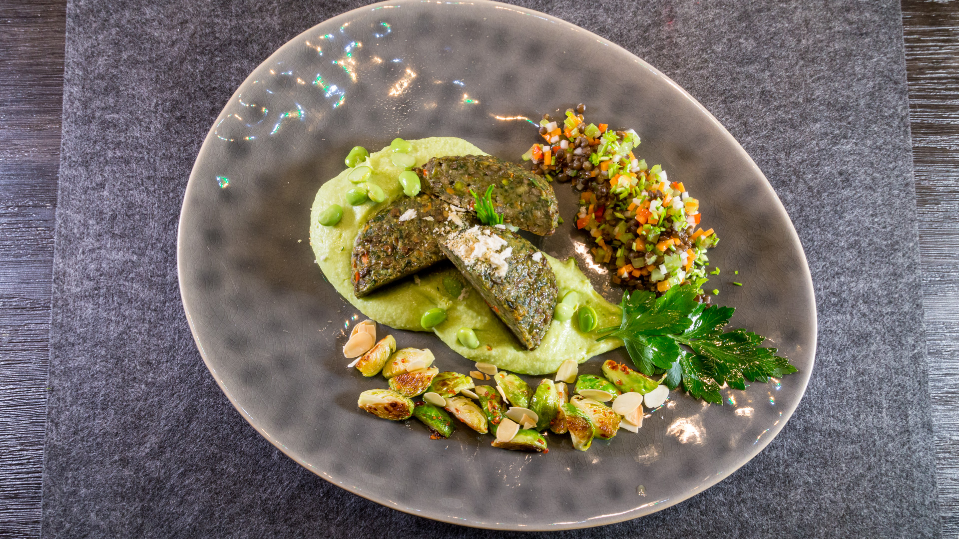 Linsen mit Edamame und Rosenkohl