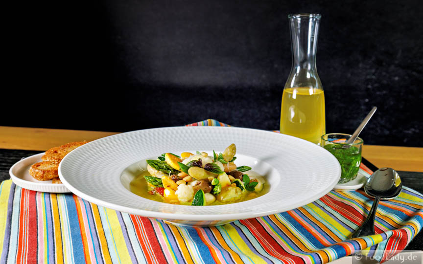 Minestrone mit Tomaten-Infusion