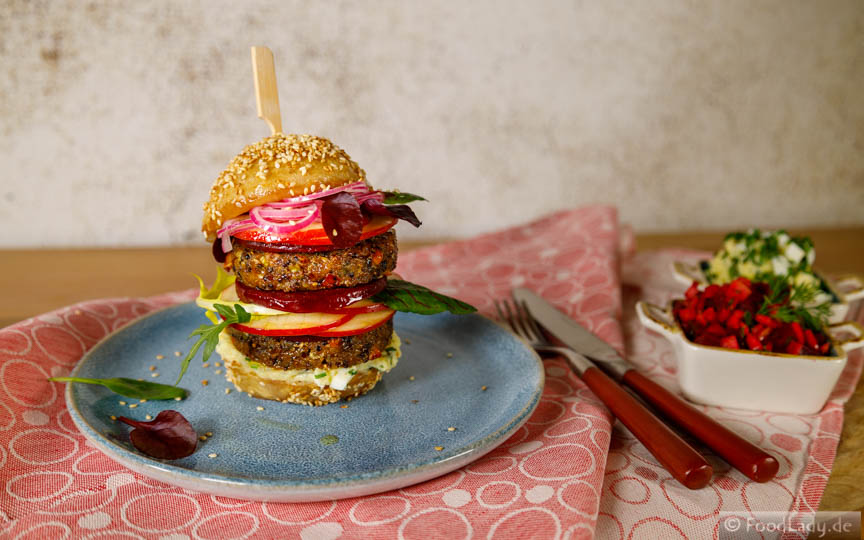Sellerieburger mit Quinoa-Cheddar-Patty